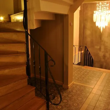 Hurrem Sultan Konagi Otel 3*